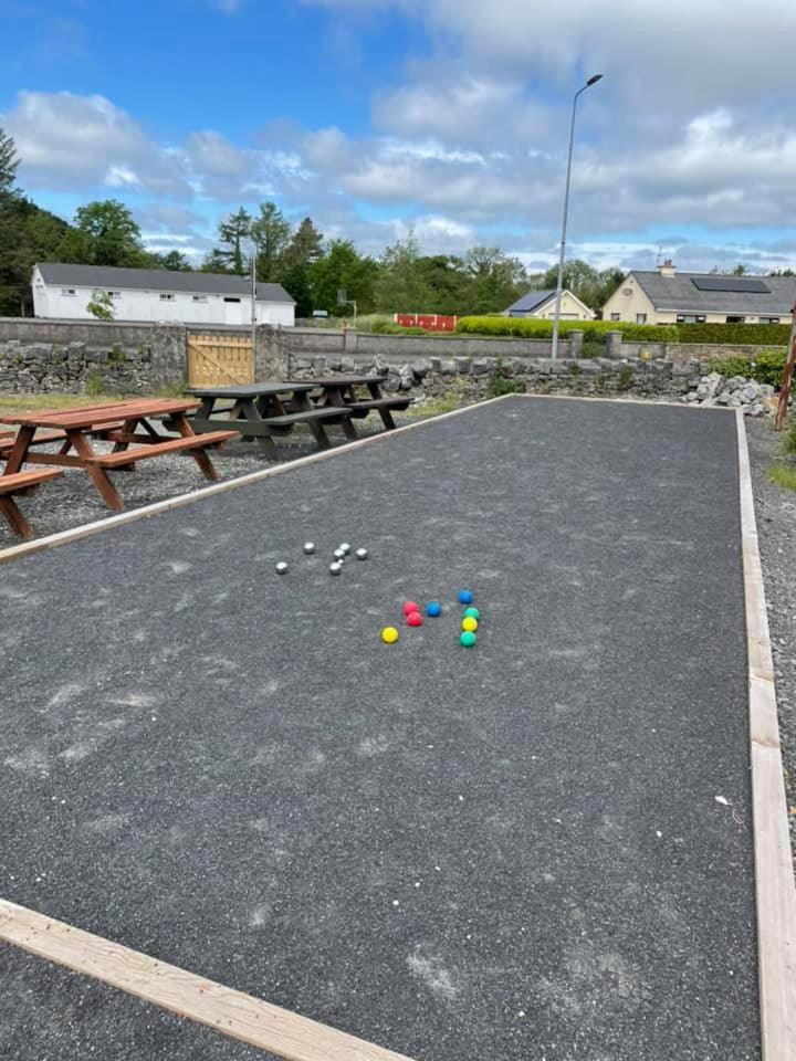 The Yeats County Inn Hotel Tubbercurry Bagian luar foto