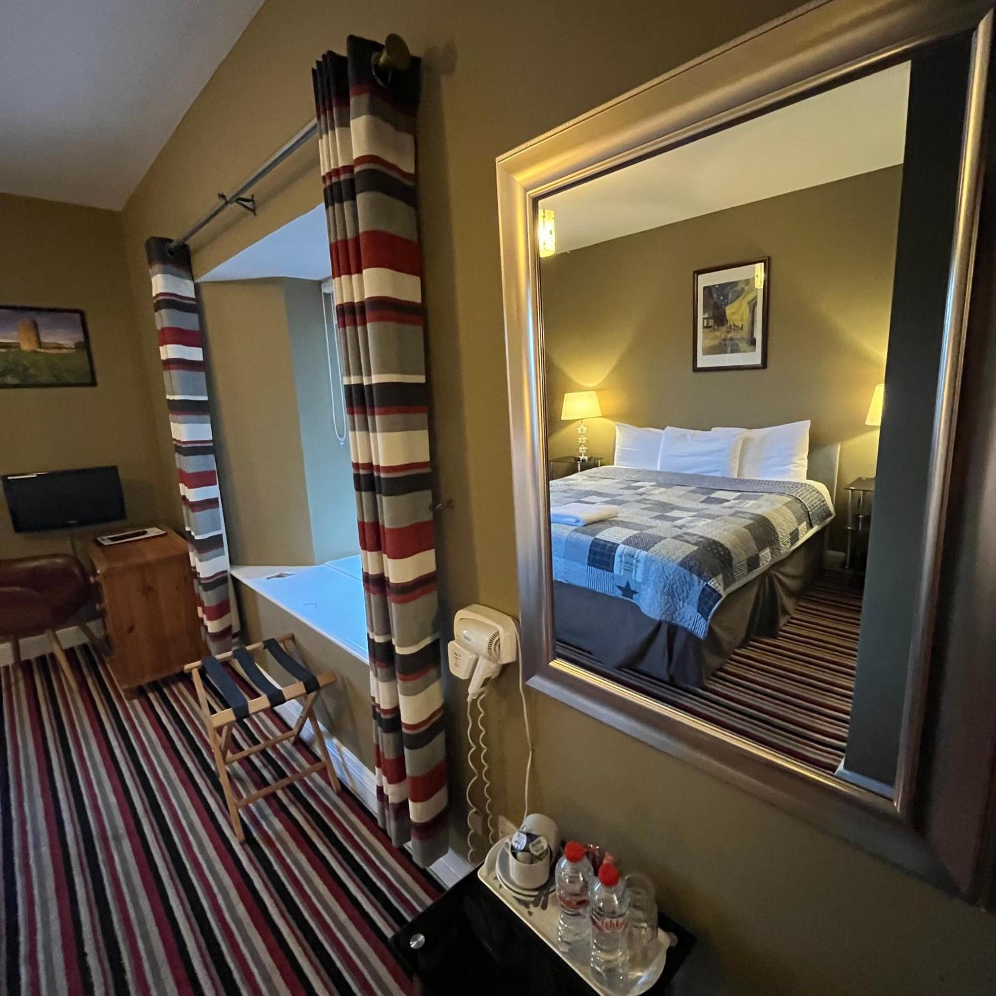 The Yeats County Inn Hotel Tubbercurry Bagian luar foto