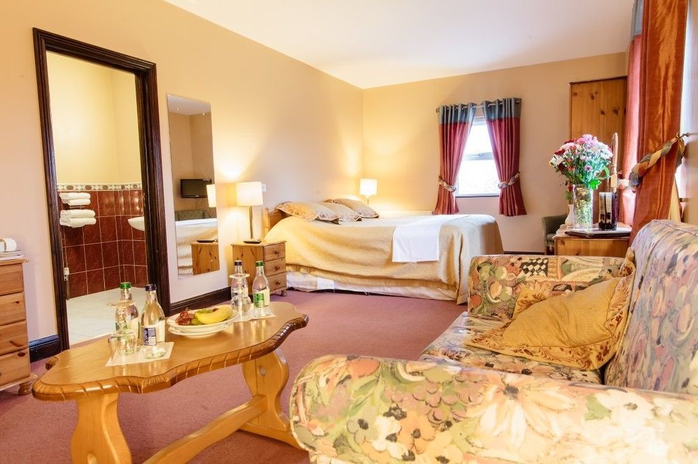 The Yeats County Inn Hotel Tubbercurry Bagian luar foto