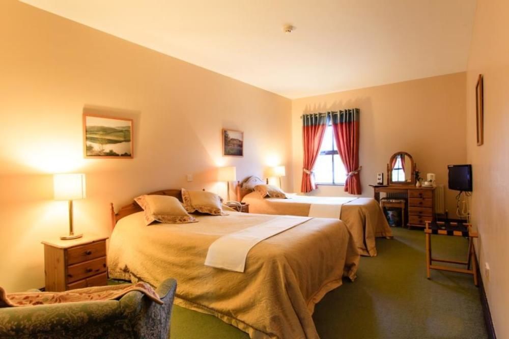 The Yeats County Inn Hotel Tubbercurry Bagian luar foto